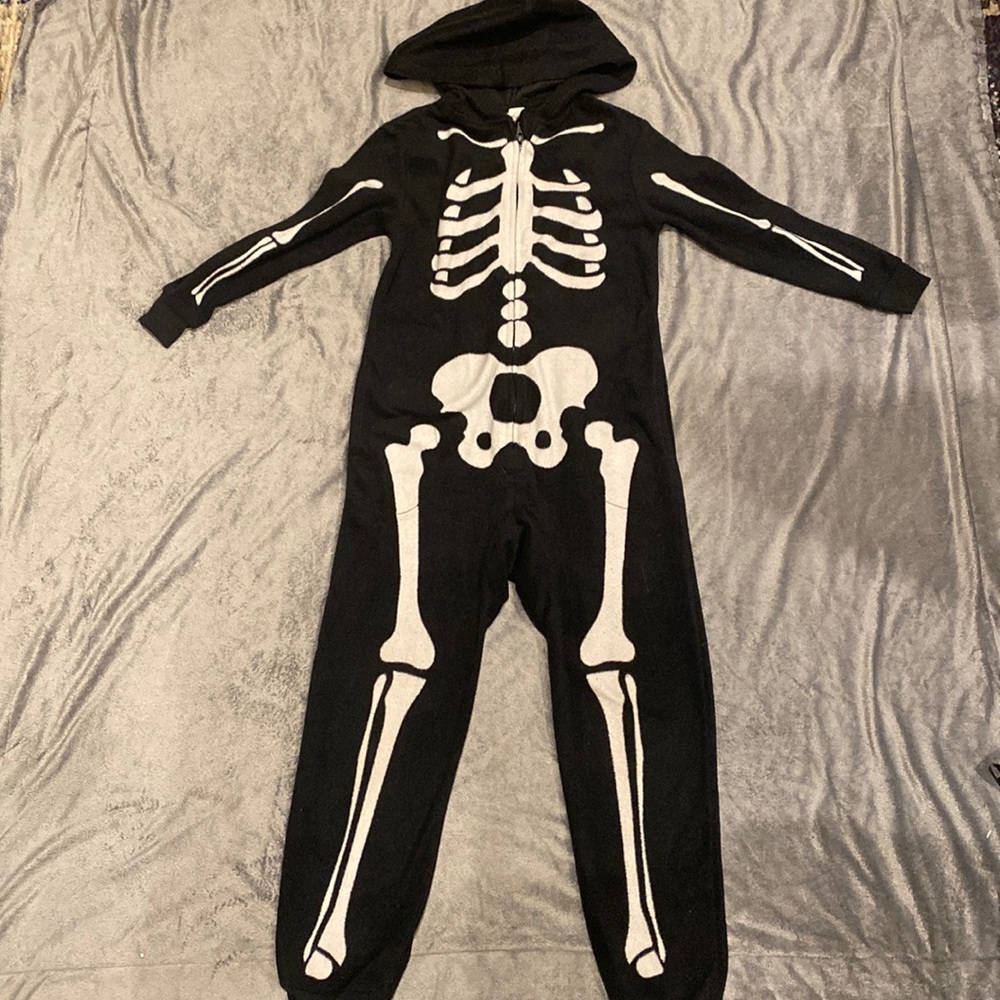 Skeleton Union suit. Boys size 5.